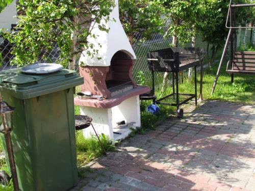 Hostal Dworek Karwia Wiosenna 8