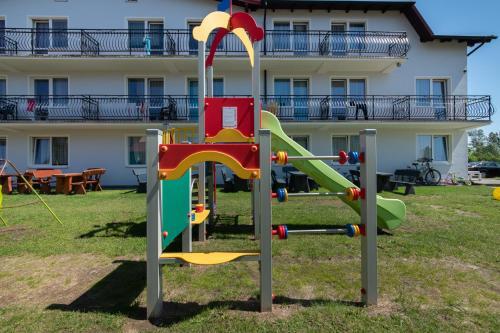 Hostal Dworek Karwia Wiosenna 8