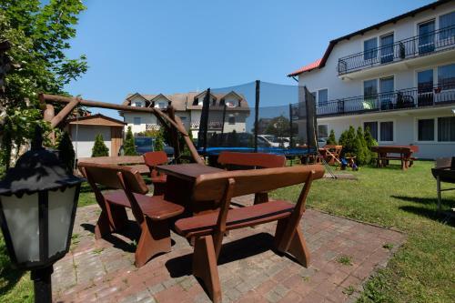 Hostal Dworek Karwia Wiosenna 8