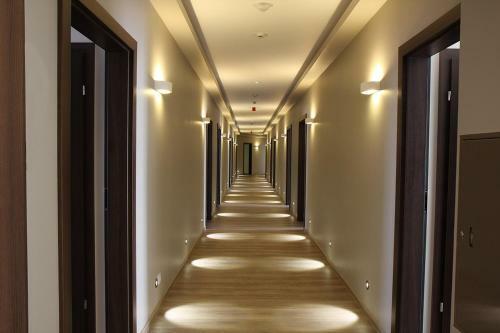 Hotel Malinowy Dw�r Wielu?