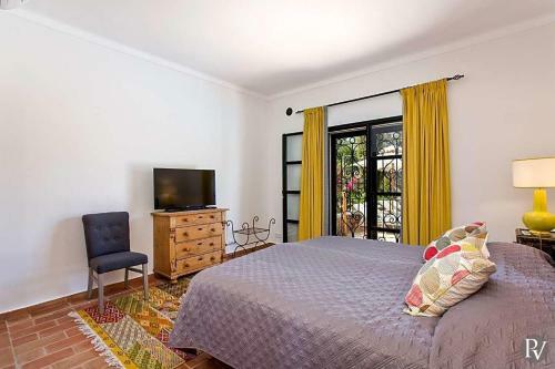Sambada Villa Sleeps 10 Pool Air Con
