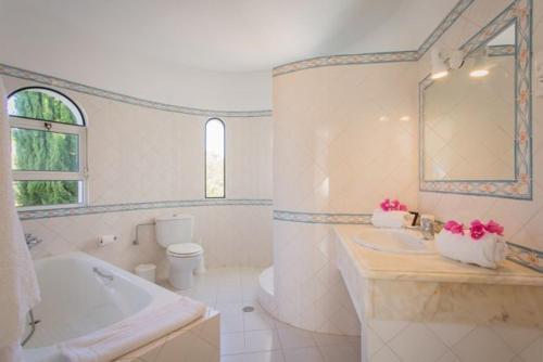 Galvana Villa Sleeps 8 Pool