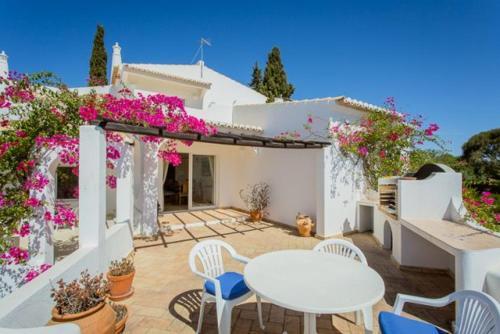 Galvana Villa Sleeps 8 Pool