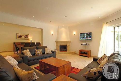 Alvor Villa Sleeps 8 Pool Air Con Wifi