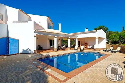 Alvor Villa Sleeps 8 Pool Air Con Wifi