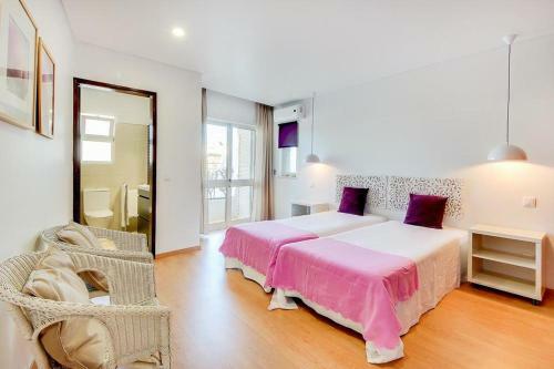 Gale Villa Sleeps 7 Pool Air Con Wifi