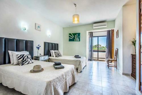 Gale Villa Sleeps 10 Pool Air Con Wifi