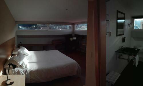 Hostal Penthouse - Low Cost