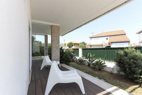 Parede Villa With Swimming Pool By Homing