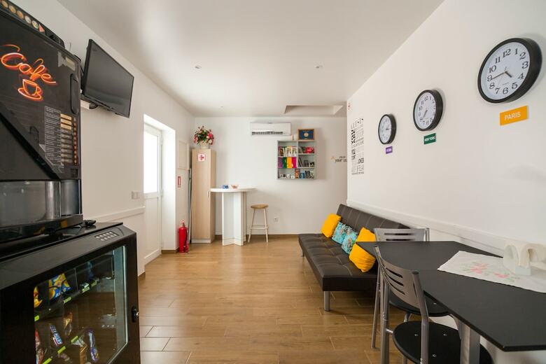 Hostal Mocho Guesthouse