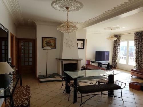 Apartamento Crystal Coast Residence