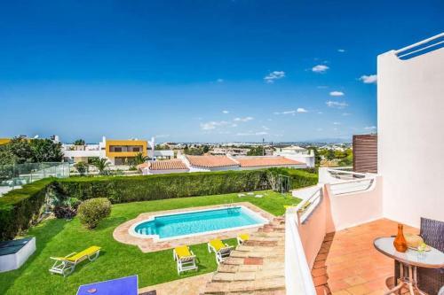 Gale Villa Sleeps 8 Pool Air Con Wifi