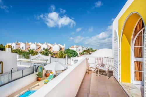 Gale Villa Sleeps 6 Pool Air Con Wifi