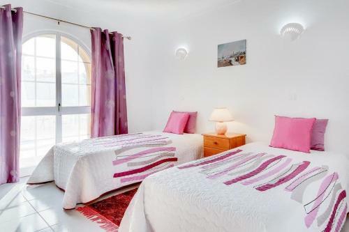 Gale Villa Sleeps 6 Pool Air Con Wifi