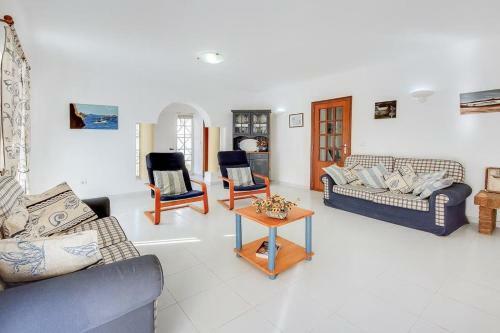 Gale Villa Sleeps 6 Pool Air Con Wifi