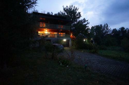 Hostal Pensiunea Poarta Lacului