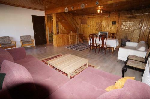 Hostal Pensiunea Poarta Lacului