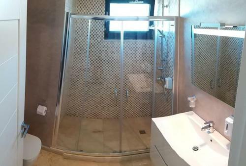 Sophia Sunrise Seaview Mamaia Serviced Apartment
