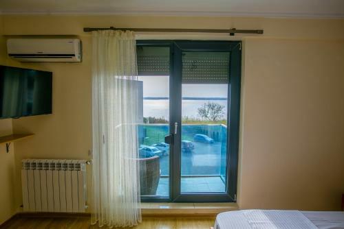C&y Apartments Athena
