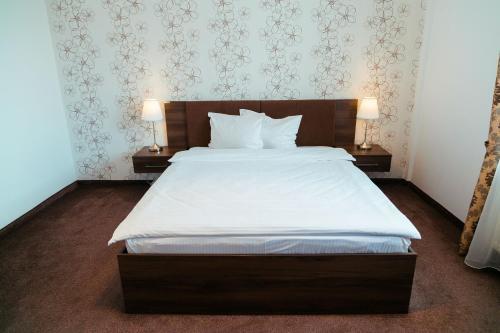 Hostal Elegant House