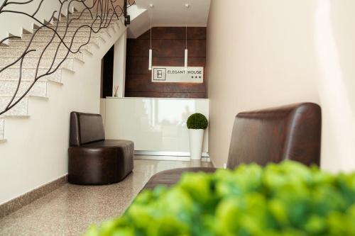 Hostal Elegant House