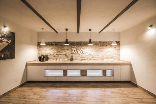 Hostal Elegant House