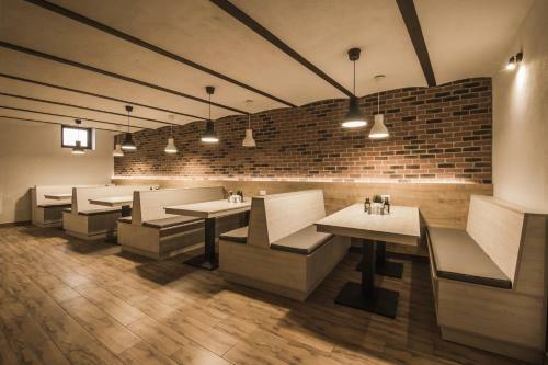 Hostal Elegant House