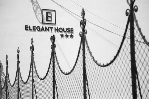 Hostal Elegant House