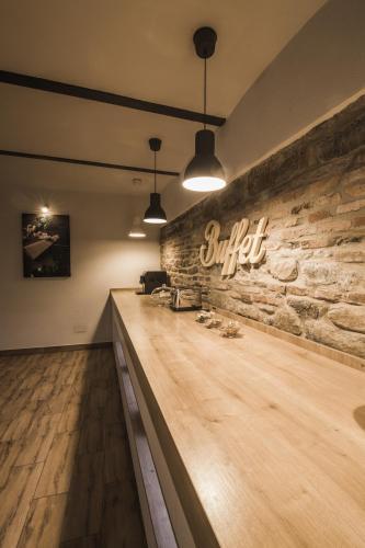 Hostal Elegant House
