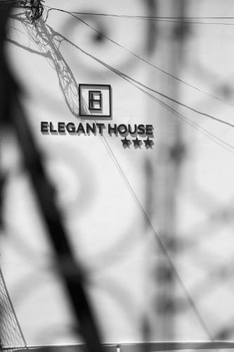 Hostal Elegant House