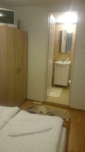 Hostal White House