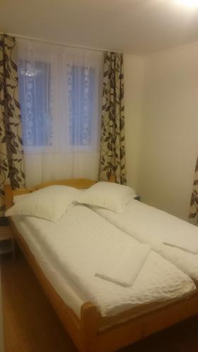 Hostal White House