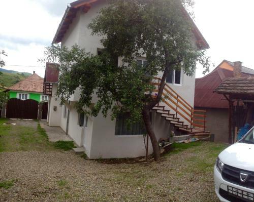 Hostal White House