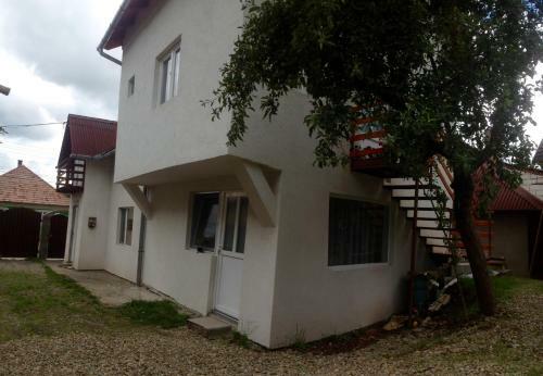 Hostal White House