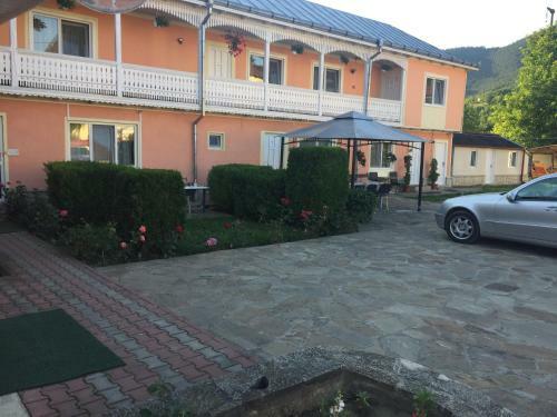 Hostal Pensiunea Flora