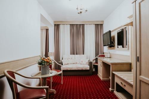 Hotel Lacu Rosu