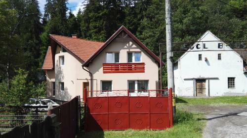 Hostal Olt-part Vend�gh�z