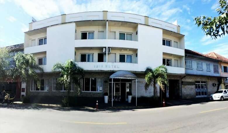Hotel Ibi�