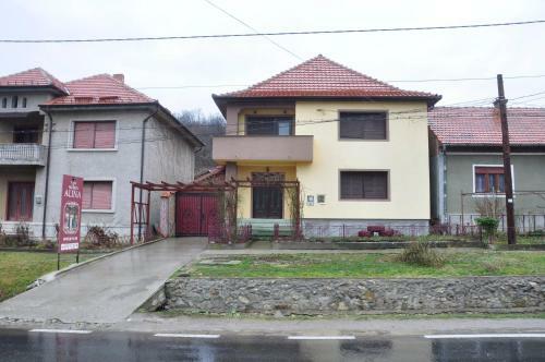 Hostal Casa de Vacan?a Alina