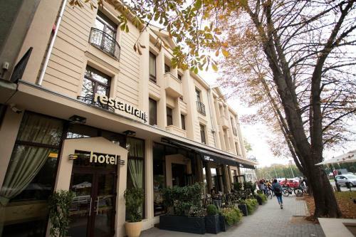 L`art Hotel Carei
