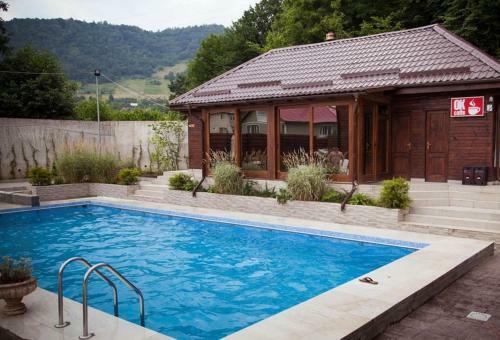 Hostal Pensiunea Roua Muntelui