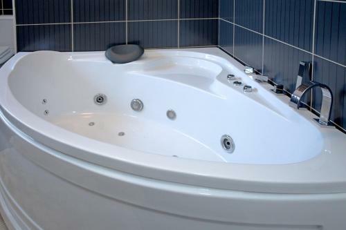 Hostal Guesthouse Vitez