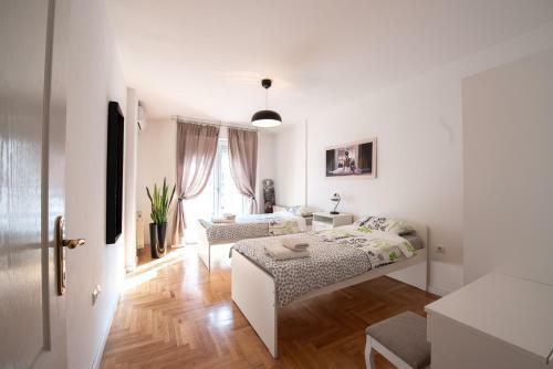 Ema Central Apartment