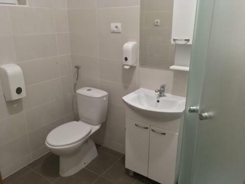 10 Apartments
