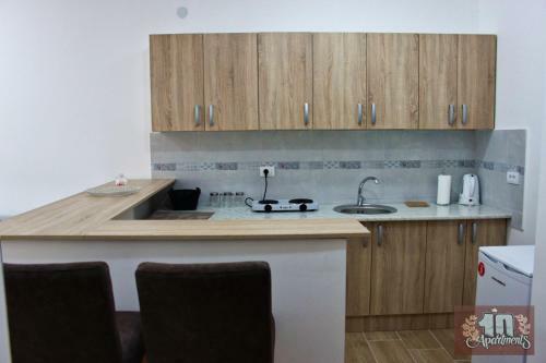 10 Apartments