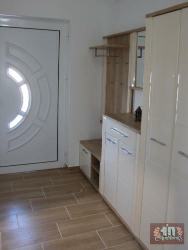 10 Apartments