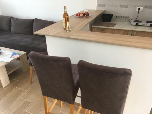 10 Apartments