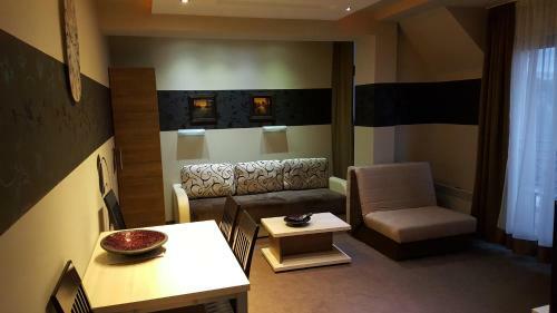 Lux Apartman U Hotelu Milmari