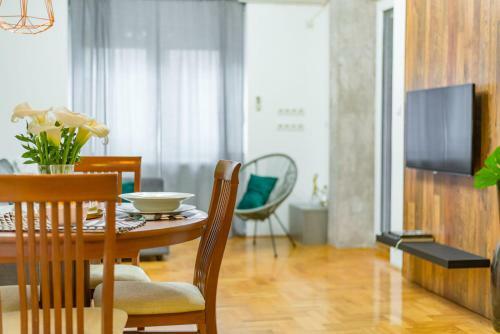 August Apartment