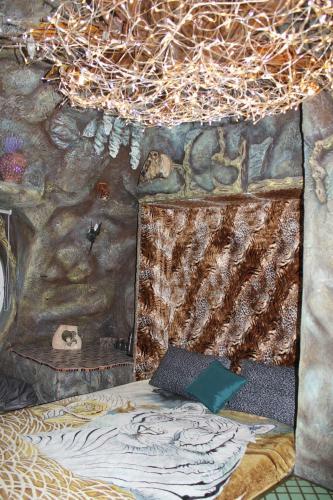 Posada Cave Sorceress Gingemma